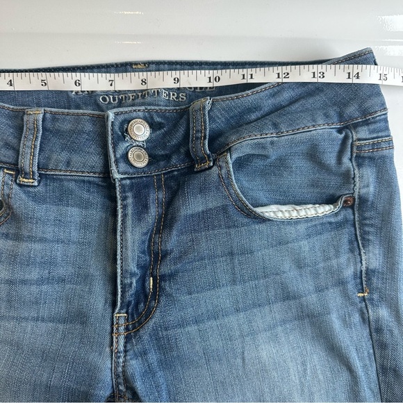 American Eagle Low Rise Artist Jean 8 Long Medium Wash
Flare Leg Y2K 2010s Denim - Picture 5 of 8